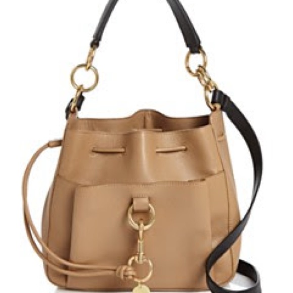 Chic Tan Leather Shoulder Bag